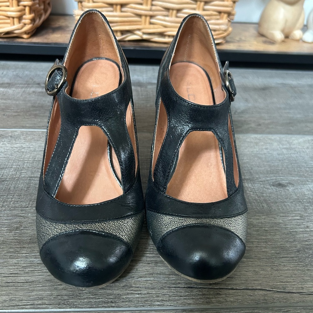 Aldo black leather heels